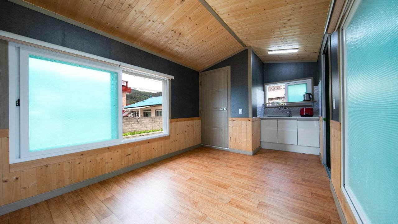 Samcheok Sol Beach Pension Exterior foto