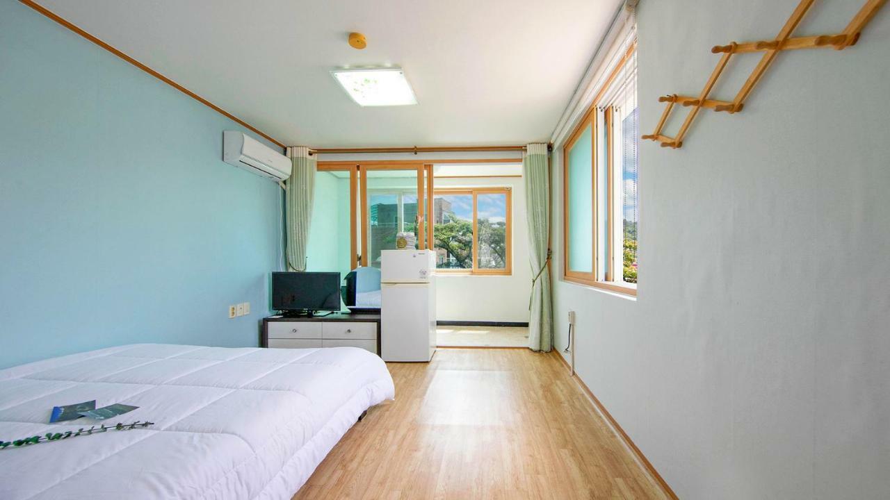 Samcheok Sol Beach Pension Exterior foto