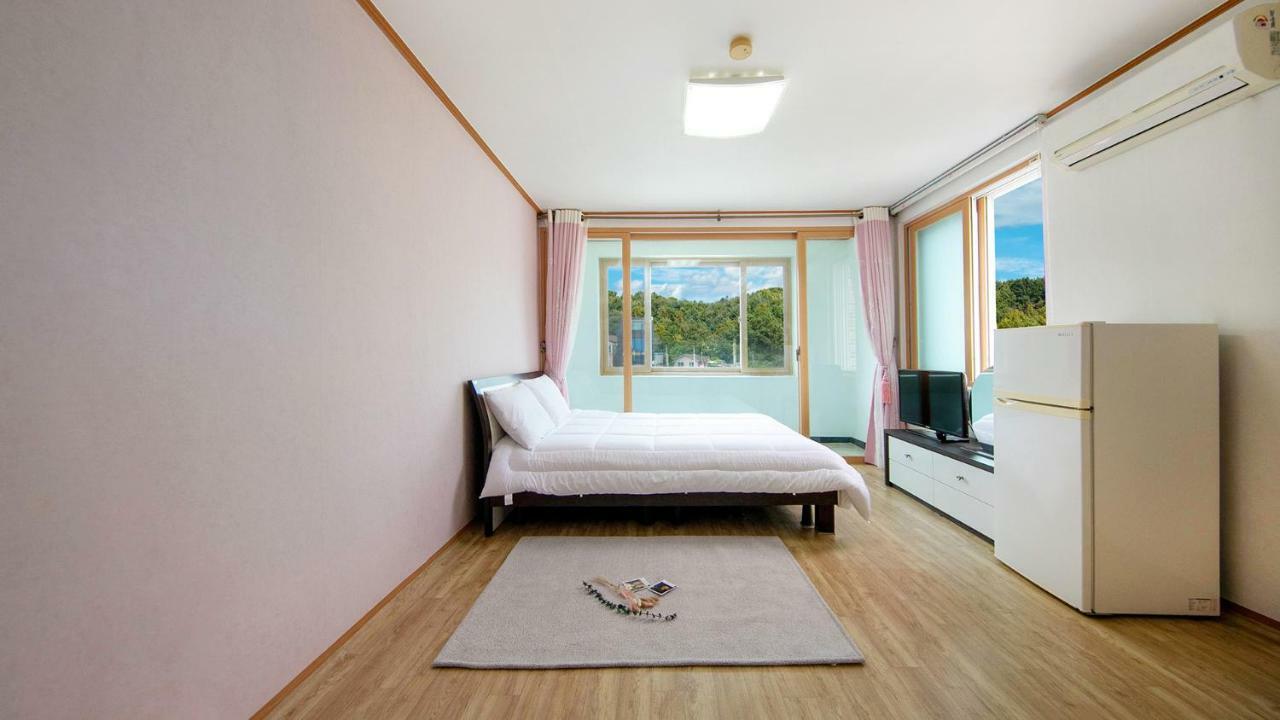 Samcheok Sol Beach Pension Exterior foto