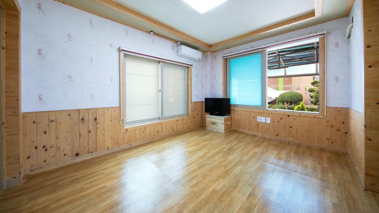 Samcheok Sol Beach Pension Exterior foto